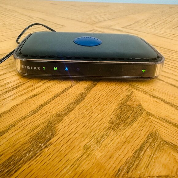 NETGEAR N600 Wireless Dual Band Router 4 Ports Wi-Fi WNDR3400 - Picture 2 of 6